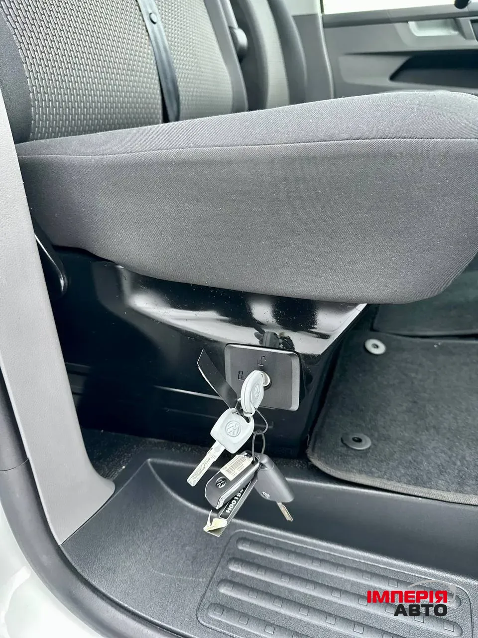 Volkswagen Transporter - фото 38