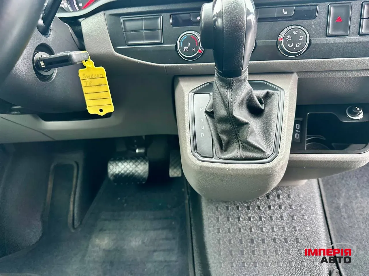 Volkswagen Transporter - фото 24