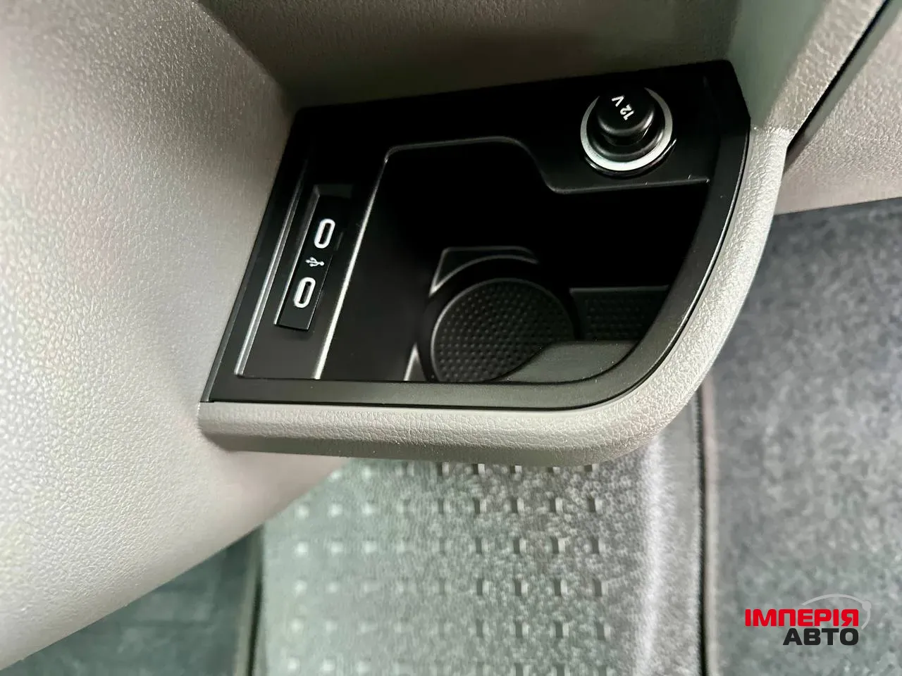 Volkswagen Transporter - фото 27