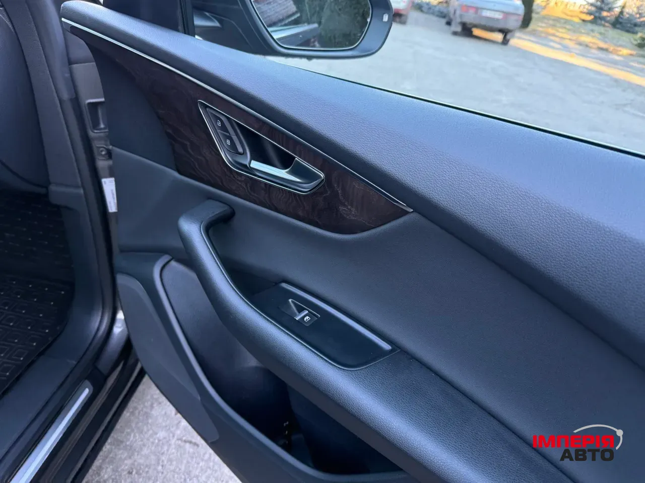 Audi Q8 - фото 29