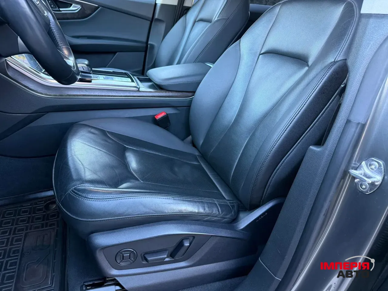 Audi Q8 - фото 31