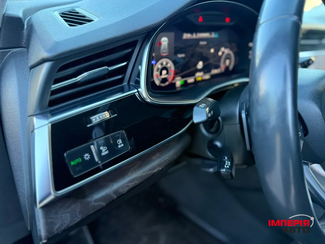 Audi Q8 - фото 27