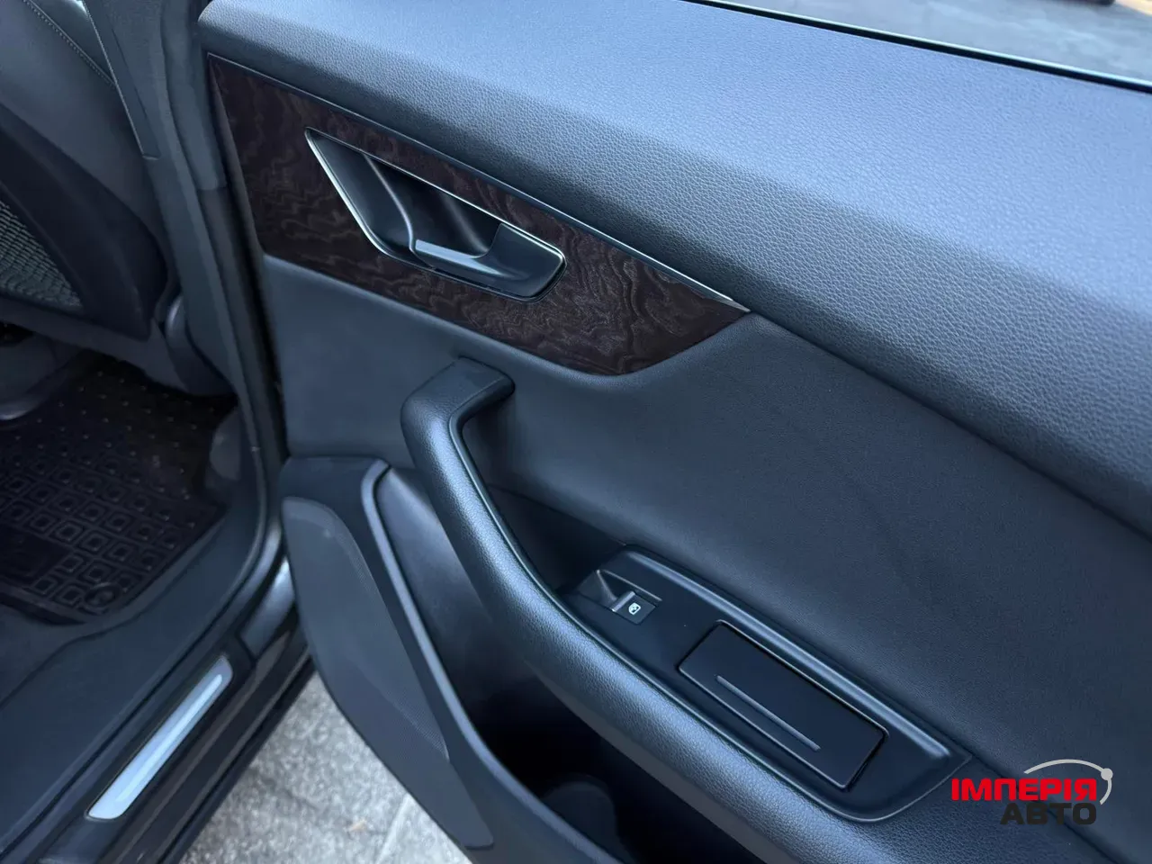 Audi Q8 - фото 28