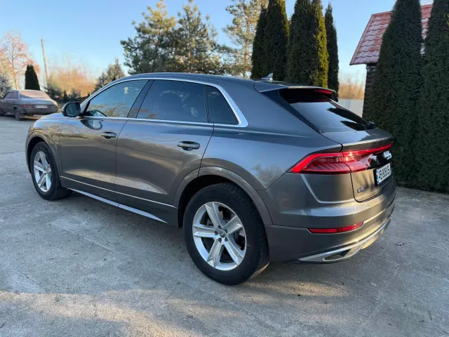 Audi Q8 - фото 3