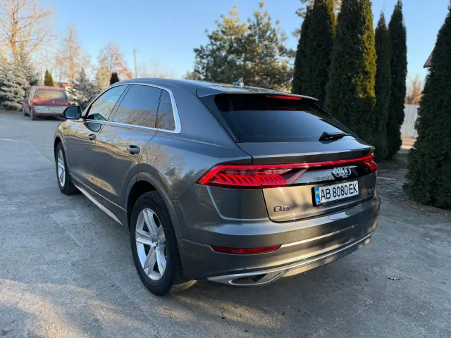 Audi Q8 - фото 1