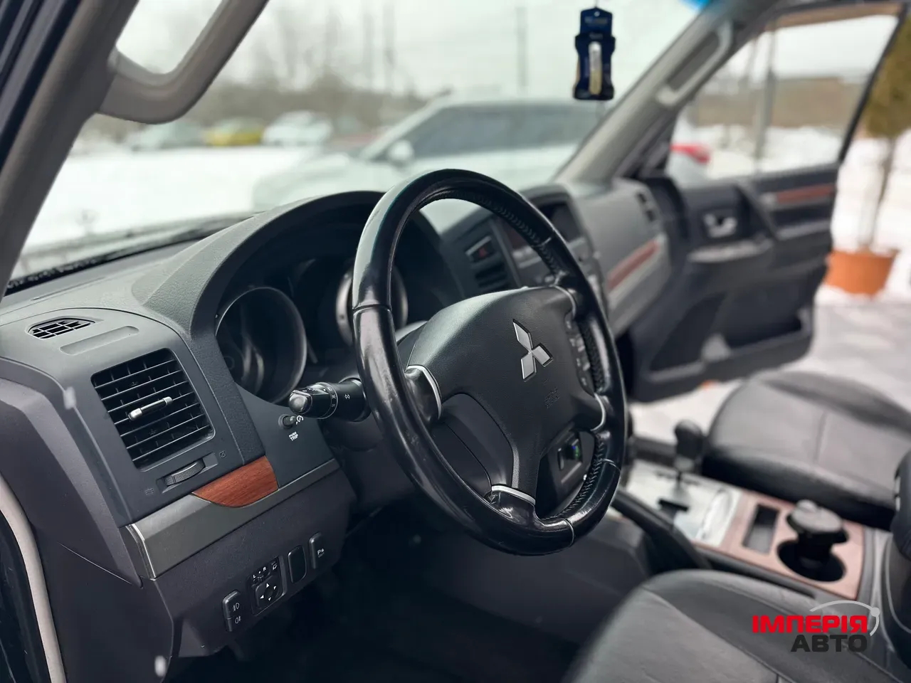 Mitsubishi Pajero - фото 3