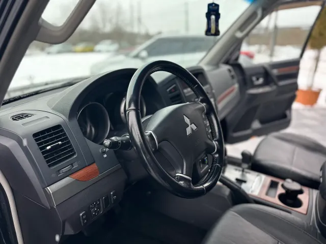 Mitsubishi Pajero - фото 3