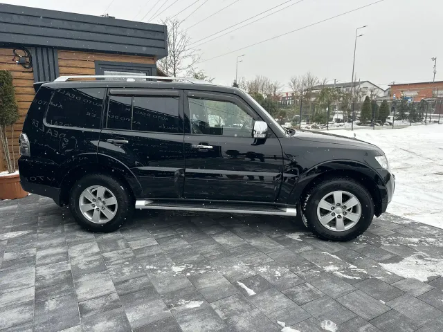 Mitsubishi Pajero - фото 2