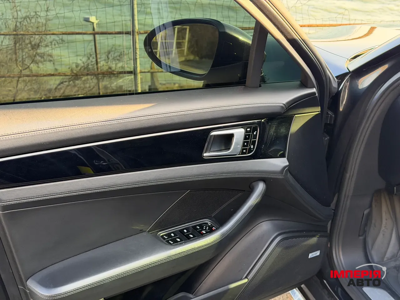 Porsche Panamera - фото 29