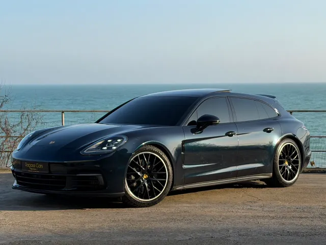 Porsche Panamera - фото 1