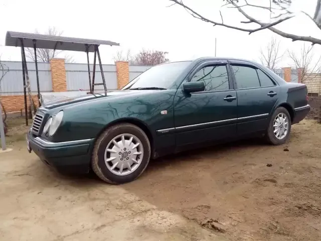 Mercedes-Benz E-Класс - фото 3