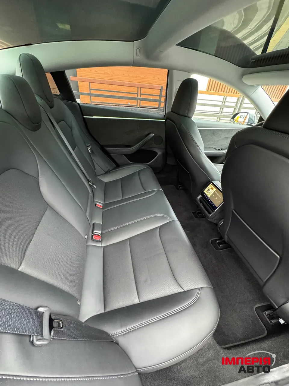 Tesla Model 3 - фото 10