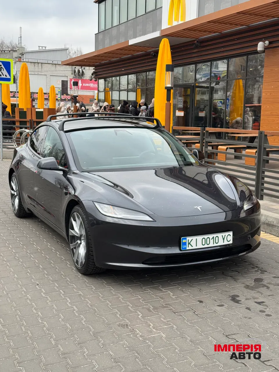 Tesla Model 3 - фото 1