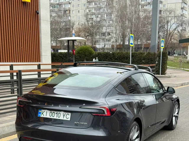 Tesla Model 3 - фото 2