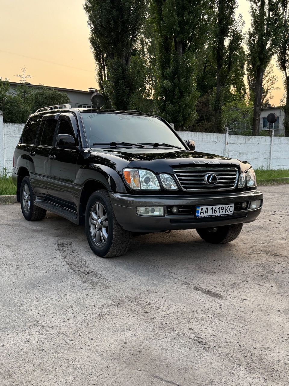Lexus LX - фото 7