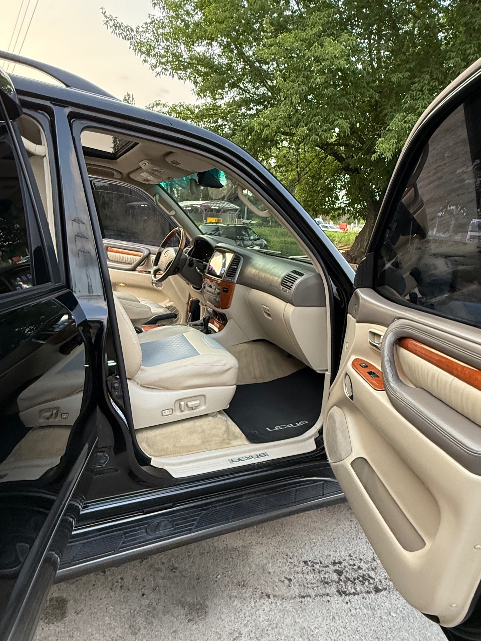 Lexus LX - фото 12