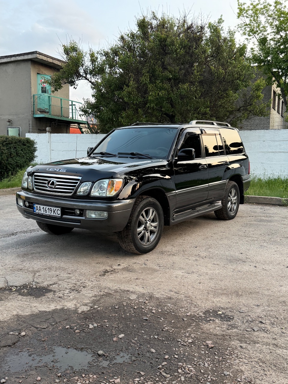 Lexus LX - фото 2