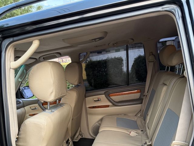 Lexus LX - фото 1