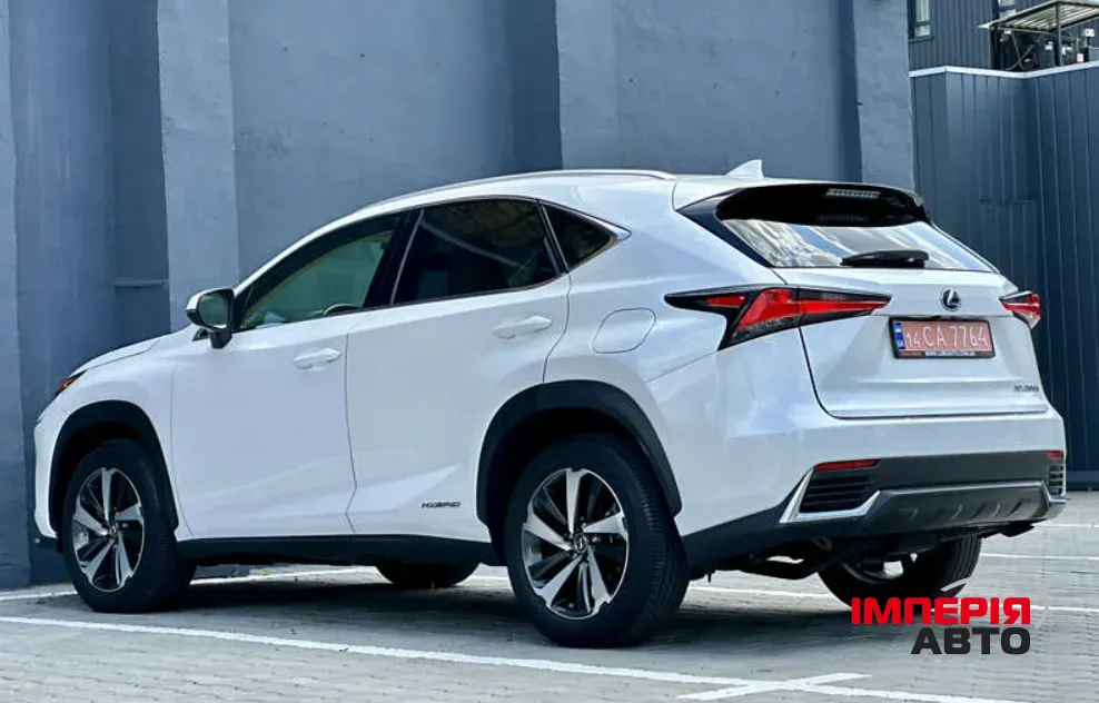 Lexus NX - фото 6