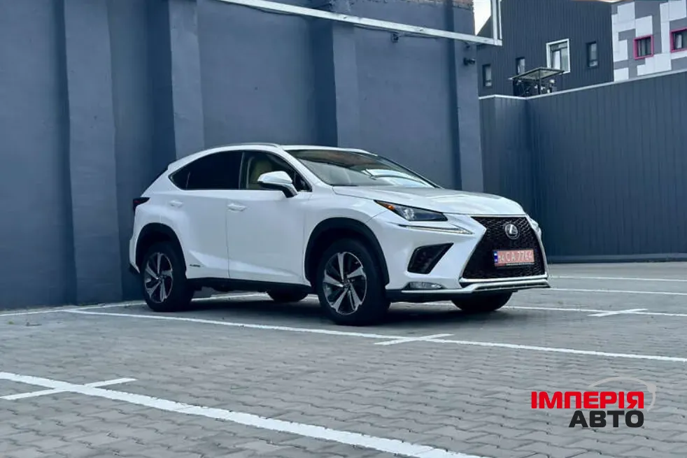 Lexus NX - фото 4