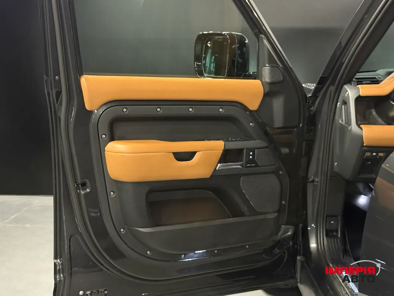 Land Rover Defender - фото 15