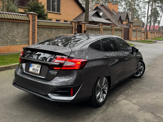 Honda Clarity - фото 4
