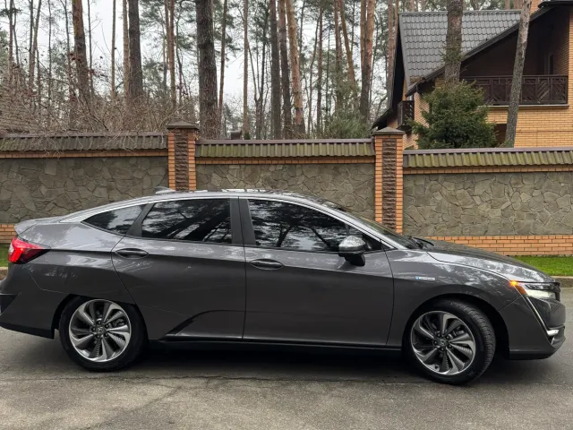 Honda Clarity - фото 2