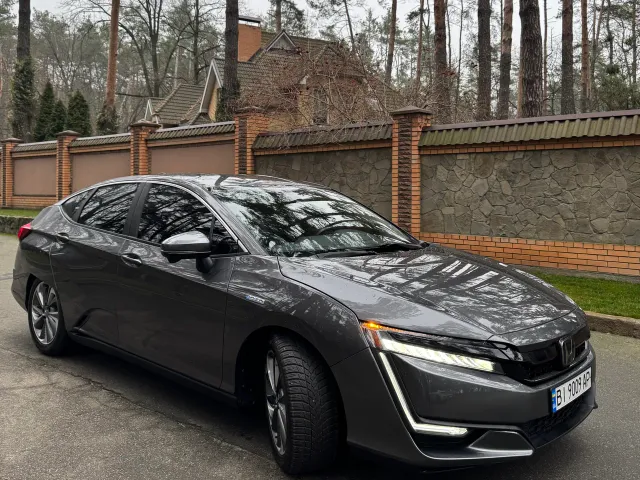 Honda Clarity - фото 3