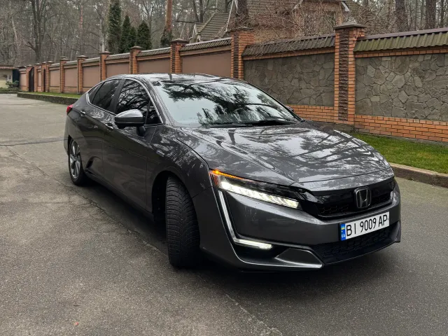 Honda Clarity - фото 1