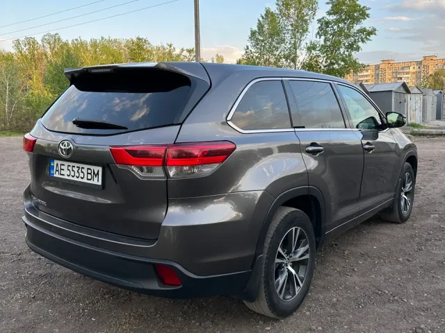 Toyota Highlander - фото 4