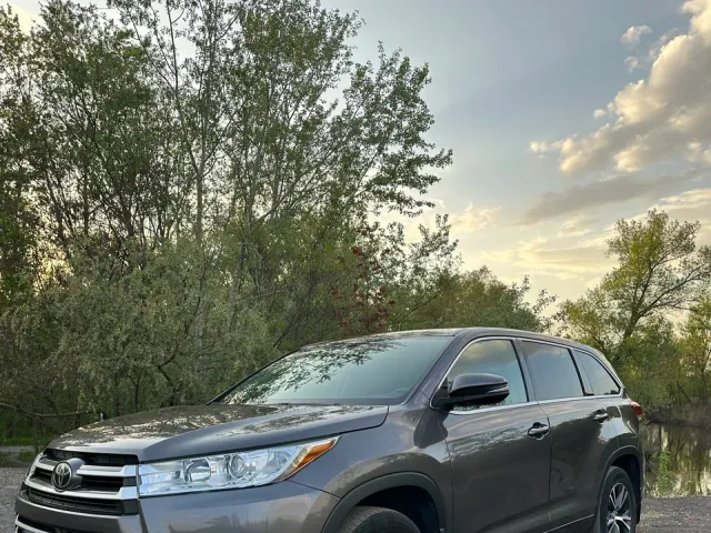 Toyota Highlander - фото 2