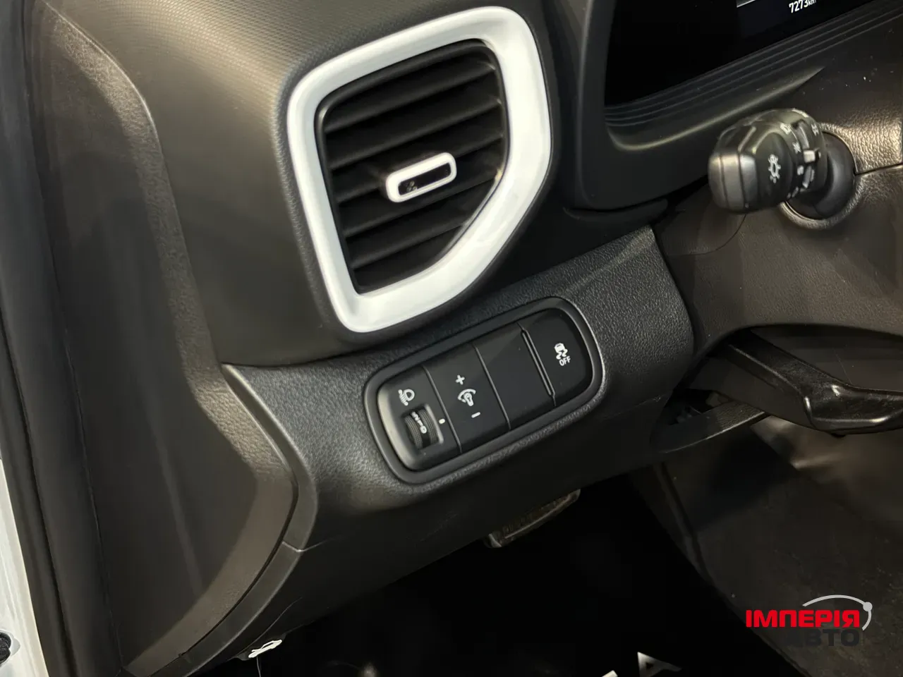 Hyundai Venue - фото 18