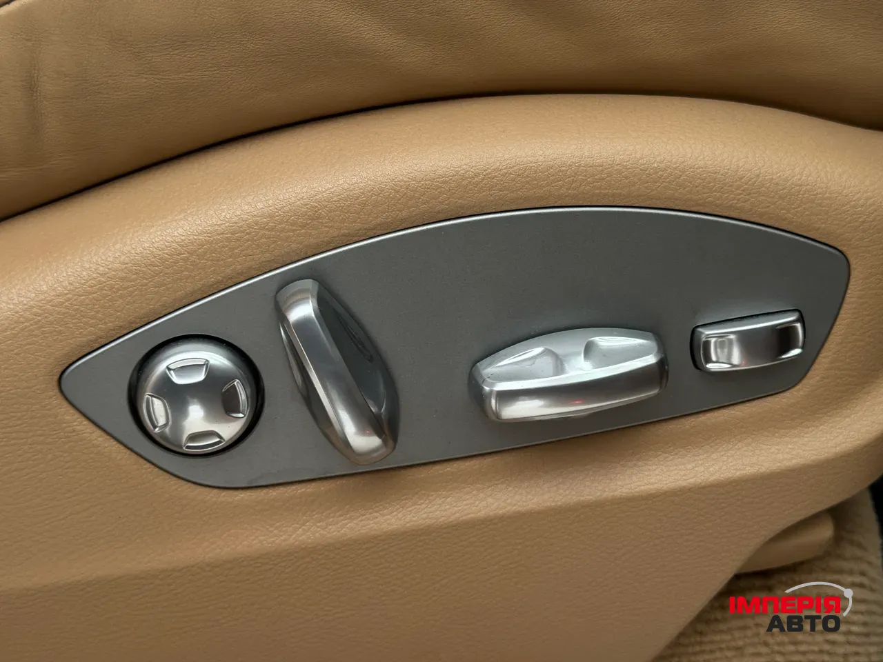 Porsche Cayenne - фото 36