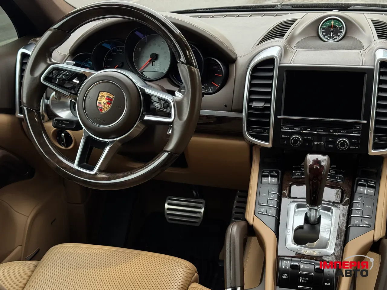 Porsche Cayenne - фото 17