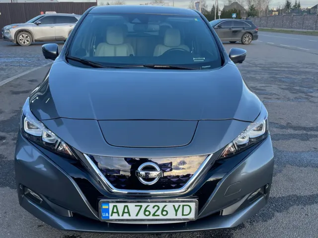 Nissan Leaf - фото 2