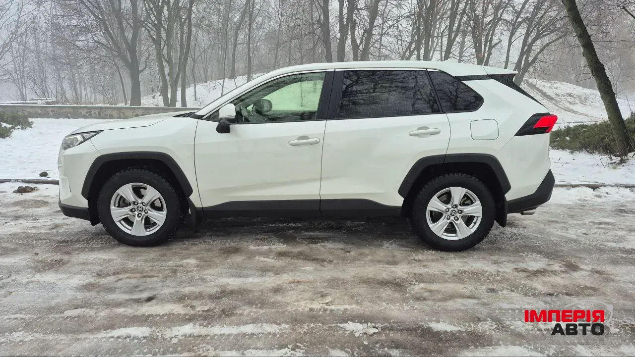 Toyota RAV4 - фото 5