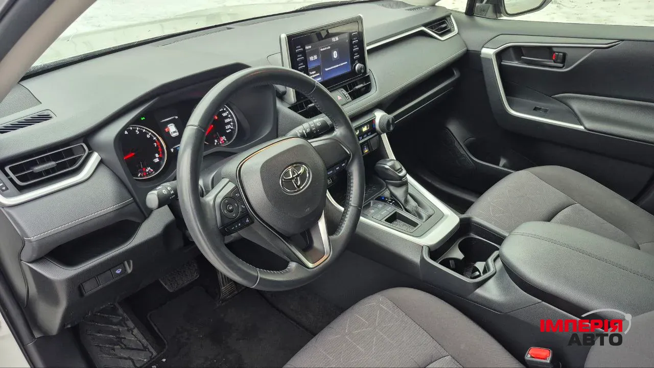 Toyota RAV4 - фото 13
