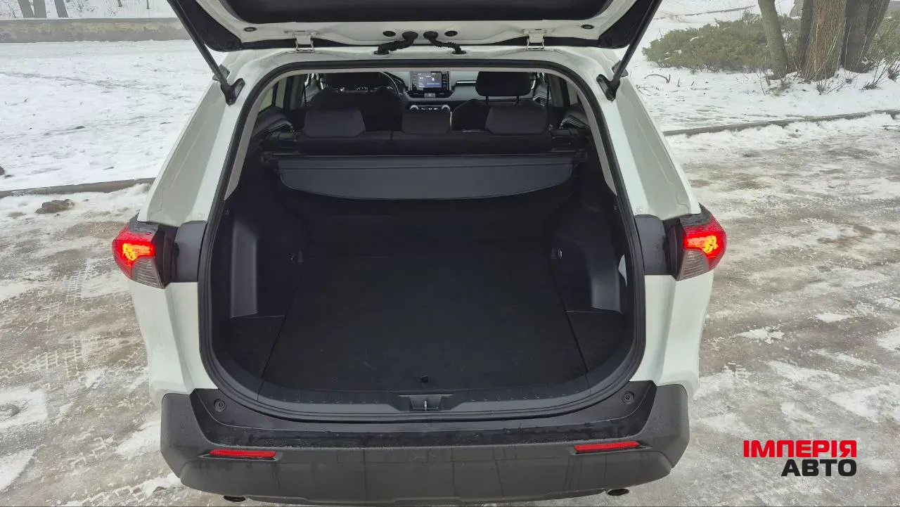 Toyota RAV4 - фото 10
