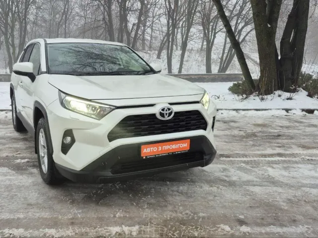 Toyota RAV4 - фото 3