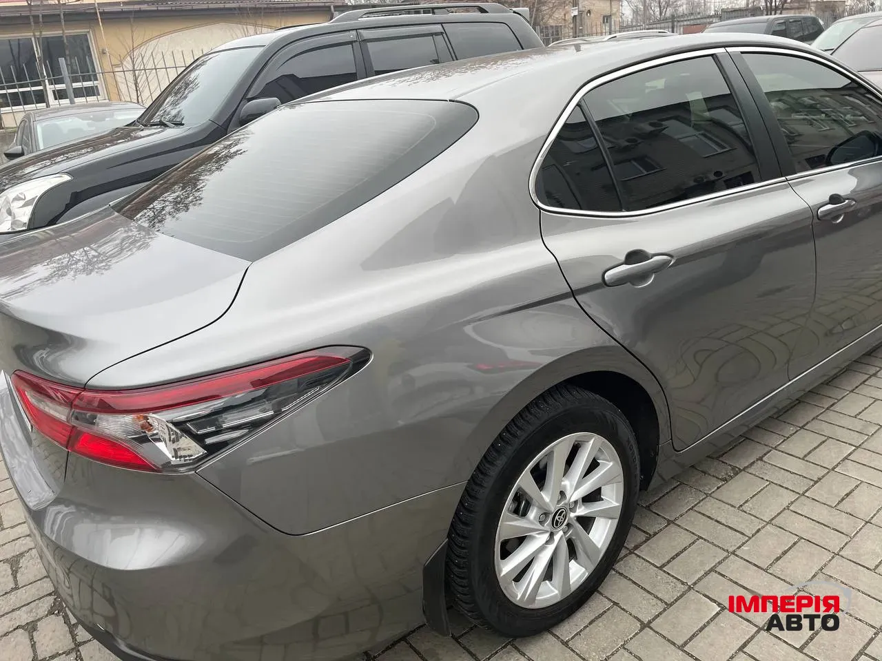 Toyota Camry - фото 3