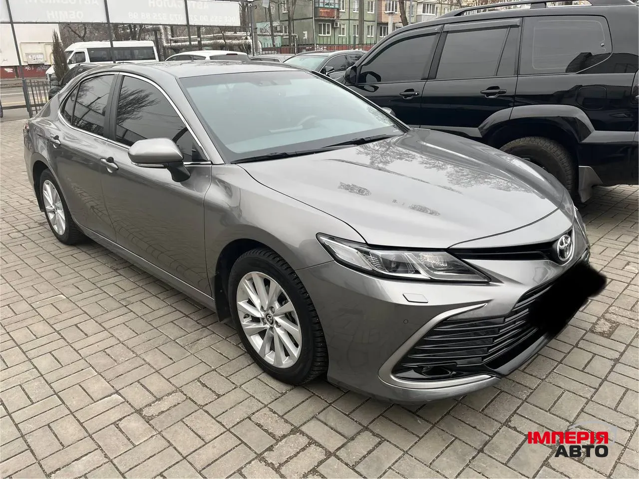 Toyota Camry - фото 1