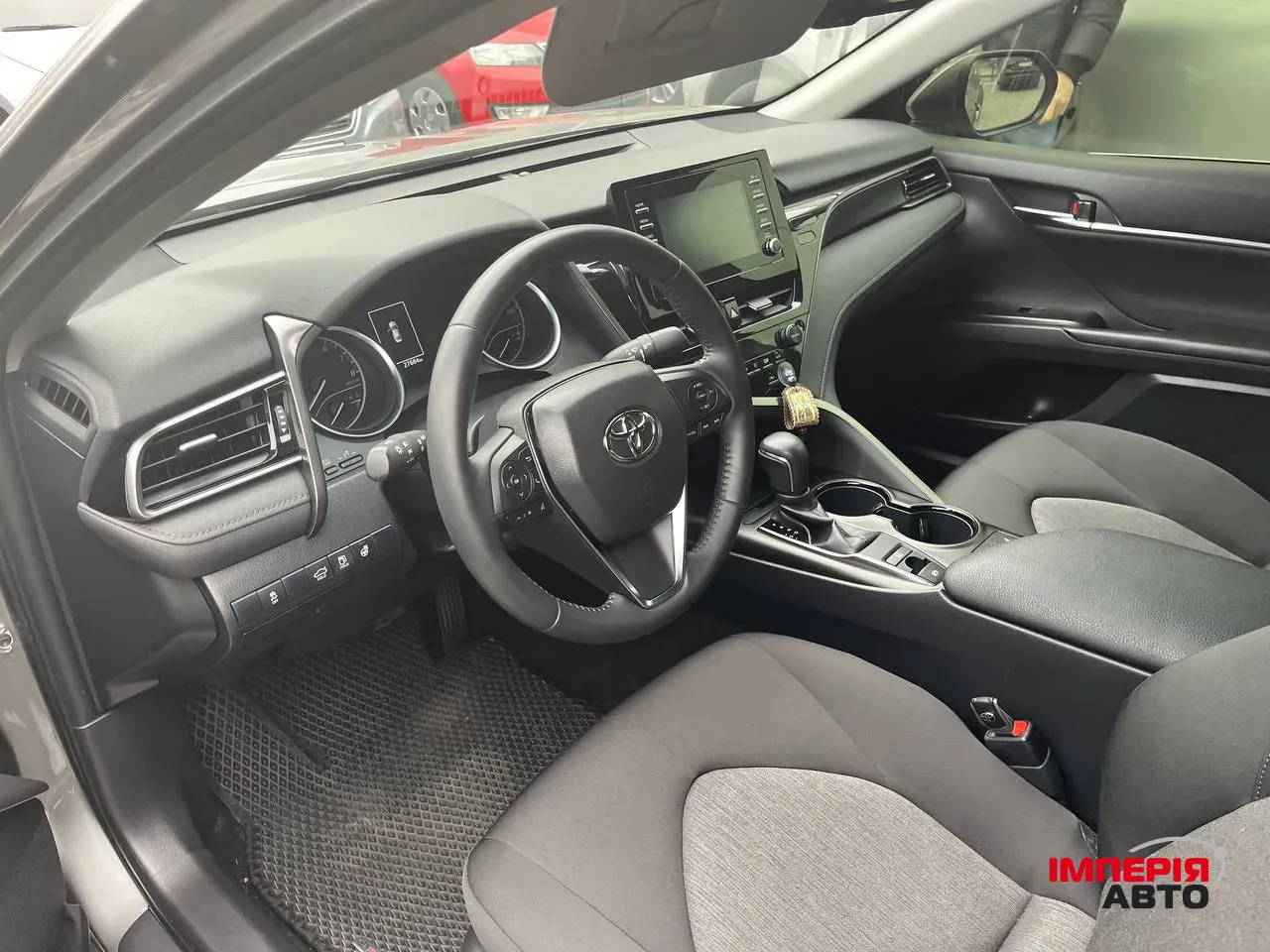 Toyota Camry - фото 2