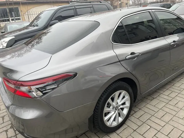Toyota Camry - фото 3