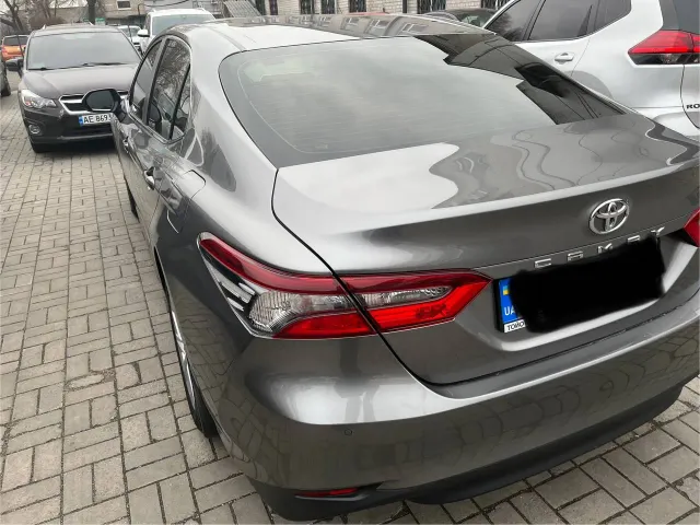 Toyota Camry - фото 4