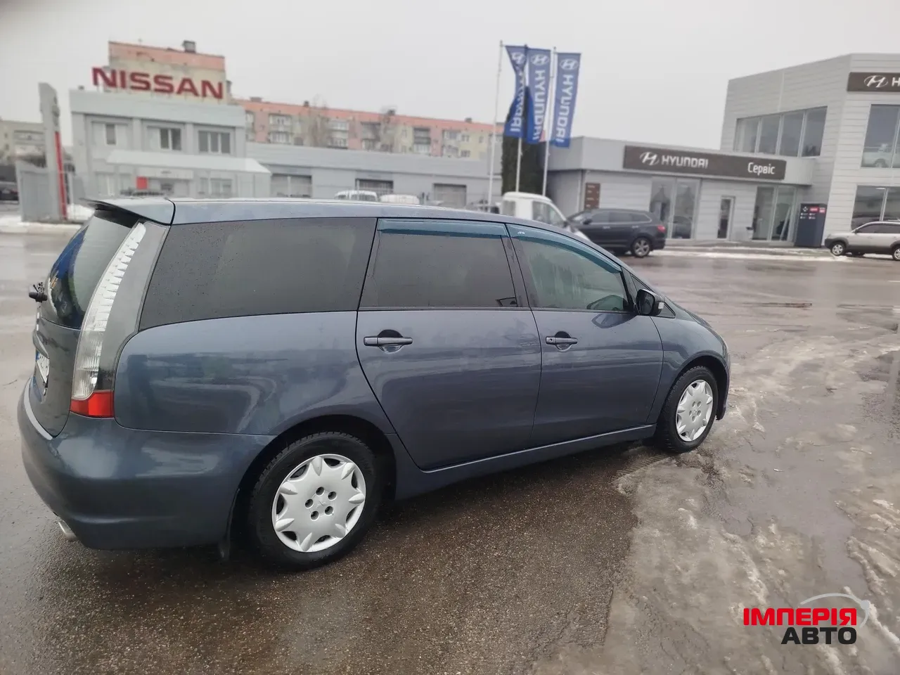 Mitsubishi Grandis - фото 2