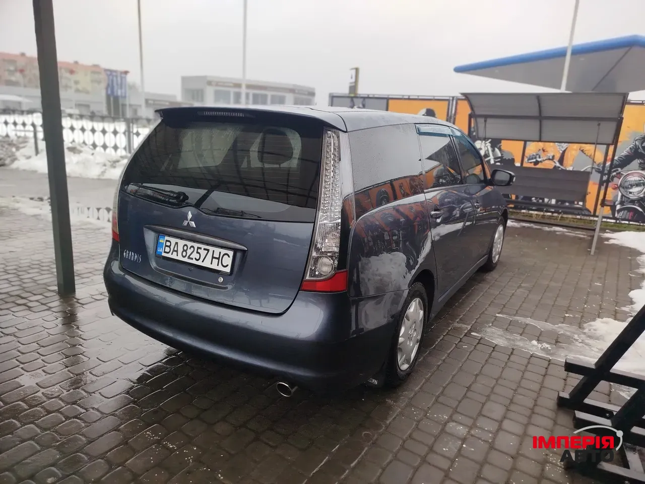 Mitsubishi Grandis - фото 1