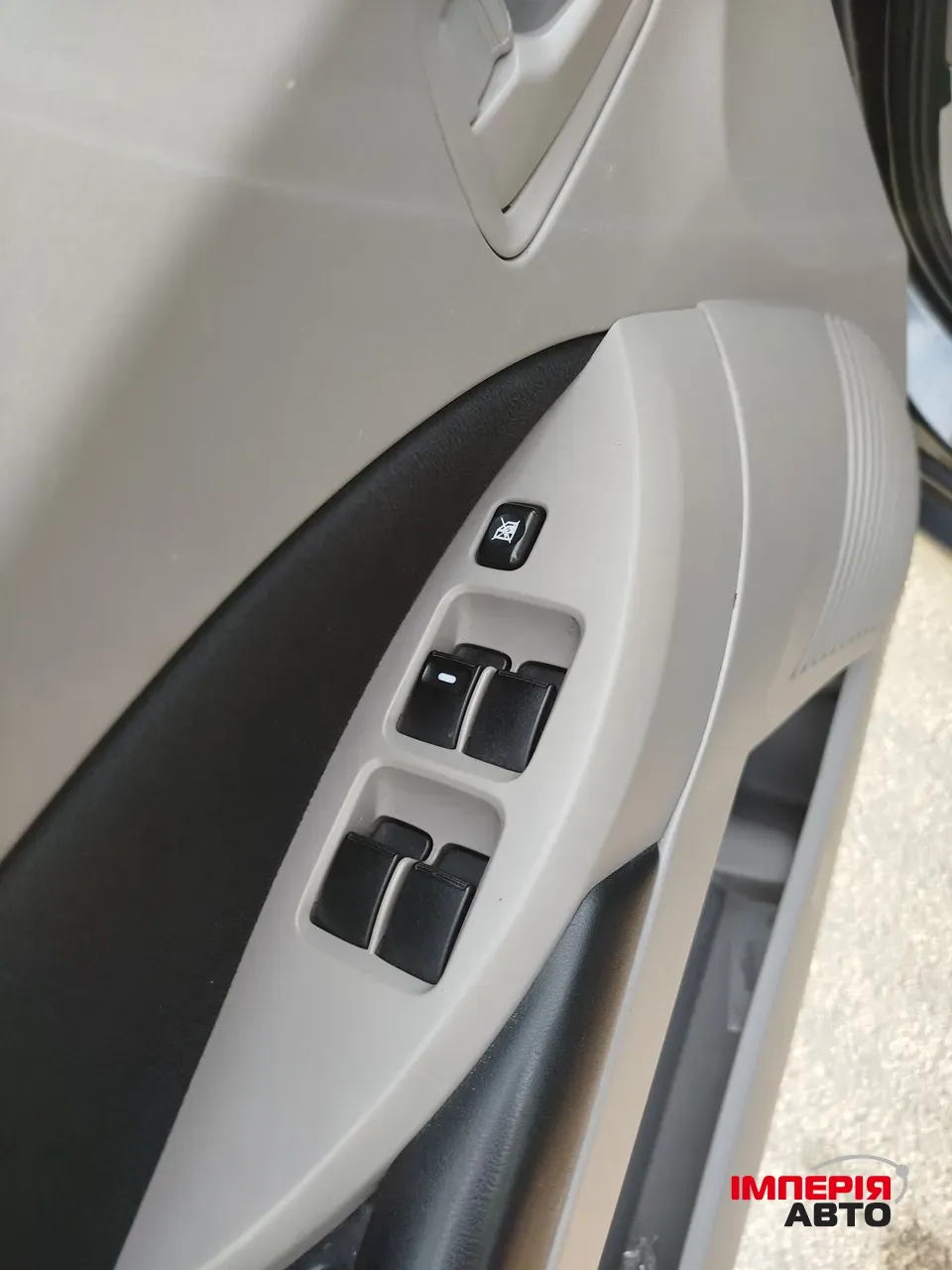 Mitsubishi Grandis - фото 7