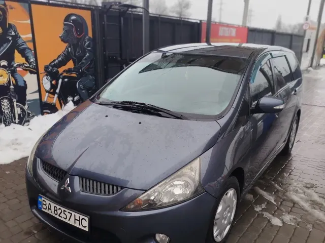 Mitsubishi Grandis - фото 3