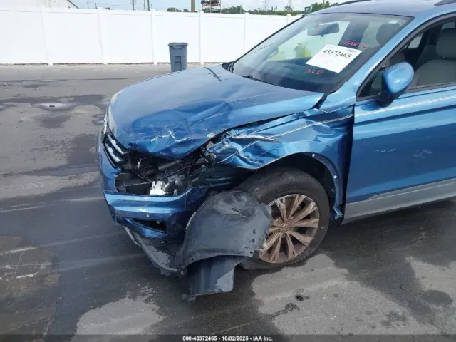 Volkswagen Tiguan - фото 4