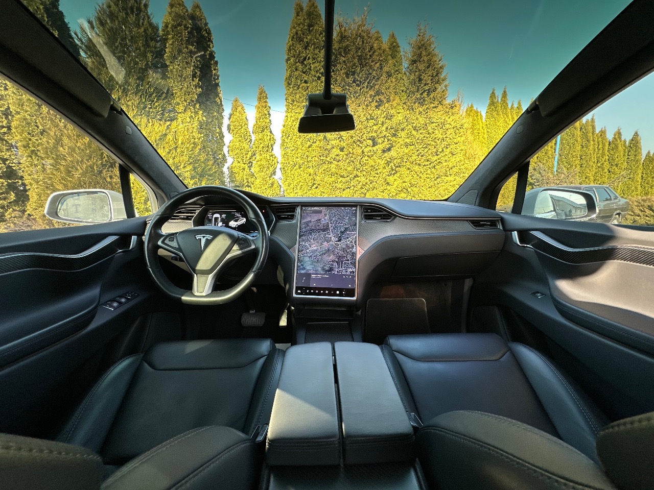 Tesla Model X - фото 23